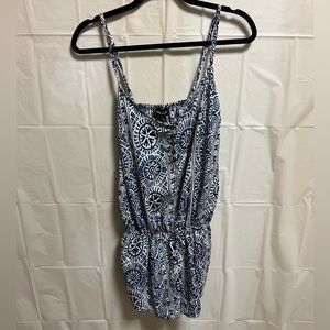 NWT Fashion Fuse Romper. Size Medium. Blue and White.